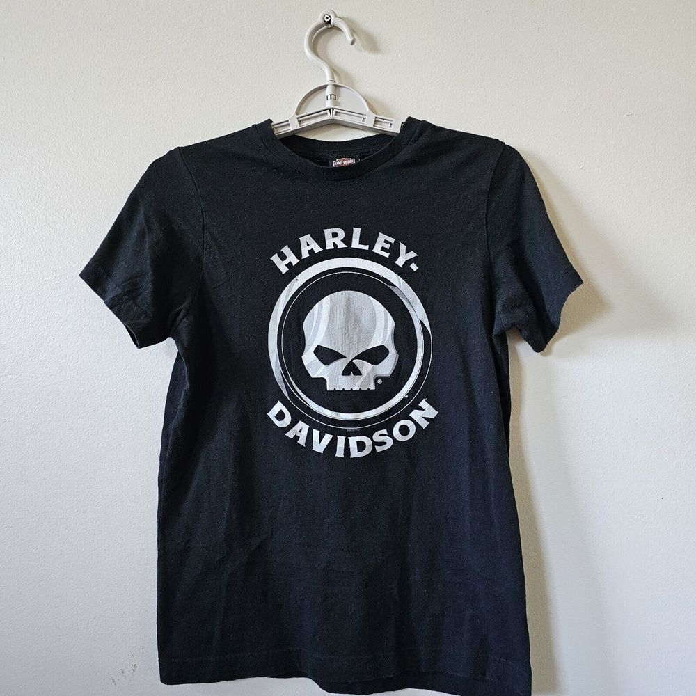 Harley Davidson T-shirt Women's Size Medium Punisher Hickory North Carolina